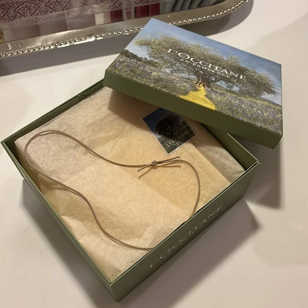 L’Occitane empty box - Picture 3 of 3